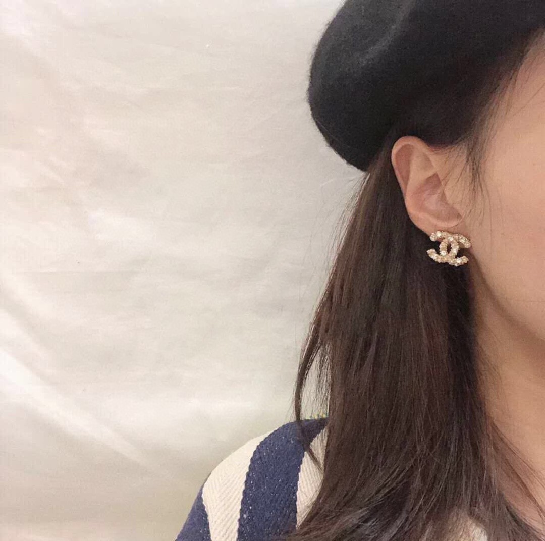 Chanel Chanel 完美品质 方钻珍珠耳钉