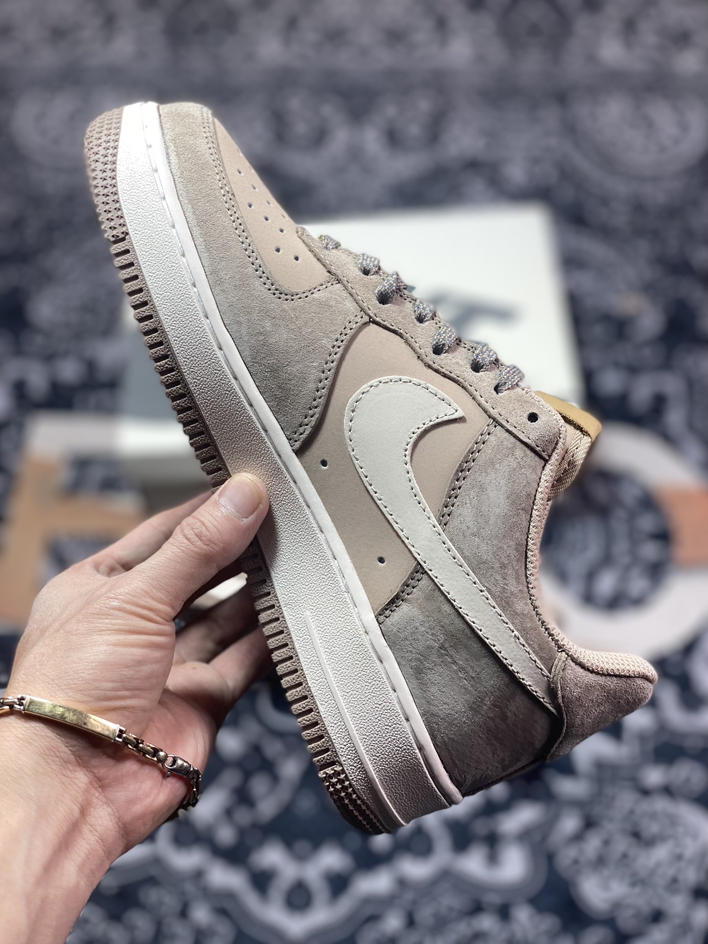 Nike By You Air Force 1'07 Low Retro SP Air Force One ”Oatmeal Brown Rice Gold Bunny” BS9055-814-Top High Quatity Cheap Sneakers Fashion Clothing Clothes Bags handbags Shoes of all Brand wholesale With The best Quality And Beautiful Price from China Factory Chinese suppliers wholesaler seller Nike By You Air Force 1'07 Low Retro SP Air Force One ”Oatmeal Brown Rice Gold Bunny” BS9055-814