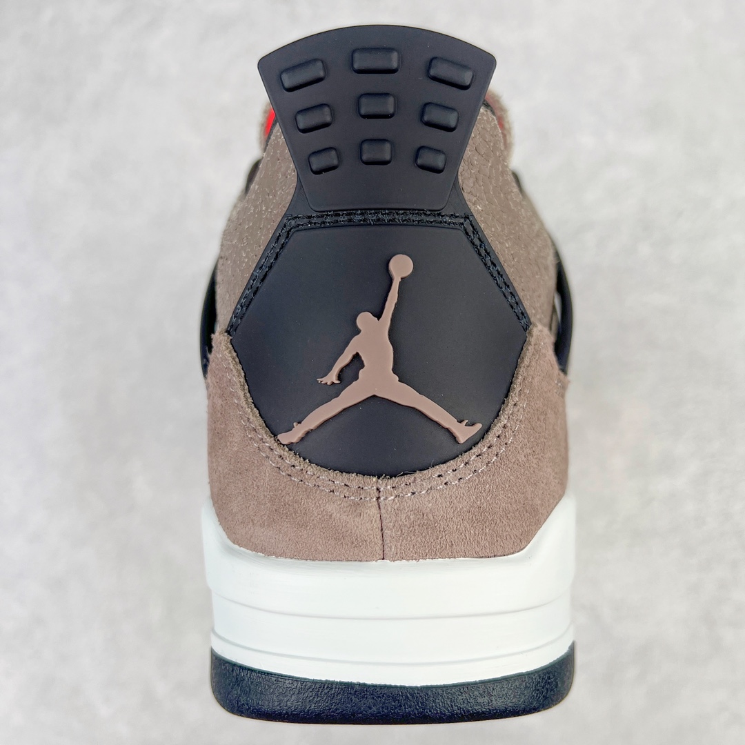 图片[8]-💰460 ＃GX Air Jordan AJ4 Retro 黑棕摩卡 DB0732-200 圈内最强四代 独家外贸特供尺码含 45.5 49.5 50.5 耗时半年巨作 全套原纸板楦头开发 原厂特供皮料加持 确保原汁原味 完美呈现四代版型 一比一鞋头弧度高度鞋身弧度 数据细节工艺流程均保持原鞋一致 原厂TPU网格鞋带扣 正确内里网布 菱角分明不变形无多余毛边 柔软性质感一致于原鞋 市场唯一原厂鞋扣模具 背面可见隐藏注塑口 原厂织唛标 原厂飞人电绣工艺 尾指中部跳三针 独家绑鞋带手法 印刷中底布 四线拉帮 米色美纹纸贴合固定 进口港宝加持 后跟自然饱满 全鞋荧光划线卡点 追求极致完美 每一双都是工艺品 多重QC质检 超越公司货的品控标准 实实在在的免检产品 尺码：40 40.5 41 42 42.5 43 44 44.5 45 45.5 46 47.5 48.5 49.5 50.5 编码：by5936030-运动鞋