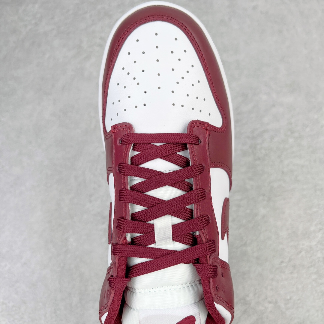 图片[4]-零售💰180 ＃G版福利特价‼NK Dunk Low \”Bordeaux\” 波尔多白酒红 货号：DD1503-108 毫无疑问市场中端王者 口碑大厂出品 品控大底版型不断改良更新 全套原纸板楦头开发 确保原汁原味 完美呈现DUNK版型 一比一鞋头弧度高度鞋身弧度 此版本只针对中端市场 皮料材质有所更替 其他数据细节工艺流程均保持一致 绝不口嗨 细节品控鞋型随意对比 独家私模官方第六代原厂航空铝磨具打磨大底 鞋头坡度极致还原 无解鞋型 原盒原配 圈内天花板工艺 原厂玻璃冲刀 超高清洁度 全鞋零毛边皮料切割 原厂中底布点胶 中底布拉帮走线遵循公司 SIZE：35.5 36 36.5 37.5 38 38.5 39 40 40.5 41 42 42.5 43 44 44.5 45 46 47.5 编码：by1936080-运动鞋