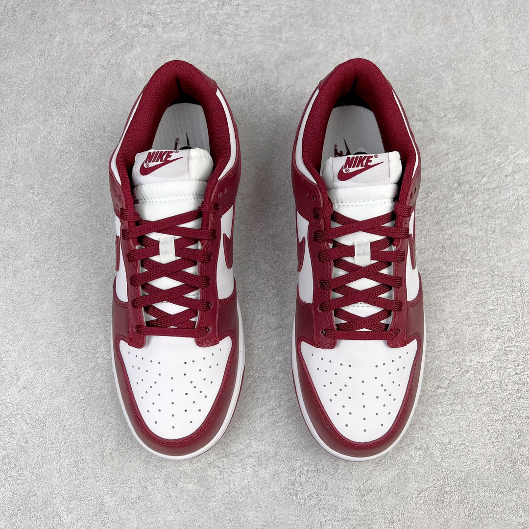 图片[2]-零售💰180 ＃G版福利特价‼NK Dunk Low \”Bordeaux\” 波尔多白酒红 货号：DD1503-108 毫无疑问市场中端王者 口碑大厂出品 品控大底版型不断改良更新 全套原纸板楦头开发 确保原汁原味 完美呈现DUNK版型 一比一鞋头弧度高度鞋身弧度 此版本只针对中端市场 皮料材质有所更替 其他数据细节工艺流程均保持一致 绝不口嗨 细节品控鞋型随意对比 独家私模官方第六代原厂航空铝磨具打磨大底 鞋头坡度极致还原 无解鞋型 原盒原配 圈内天花板工艺 原厂玻璃冲刀 超高清洁度 全鞋零毛边皮料切割 原厂中底布点胶 中底布拉帮走线遵循公司 SIZE：35.5 36 36.5 37.5 38 38.5 39 40 40.5 41 42 42.5 43 44 44.5 45 46 47.5 编码：by1936080-运动鞋