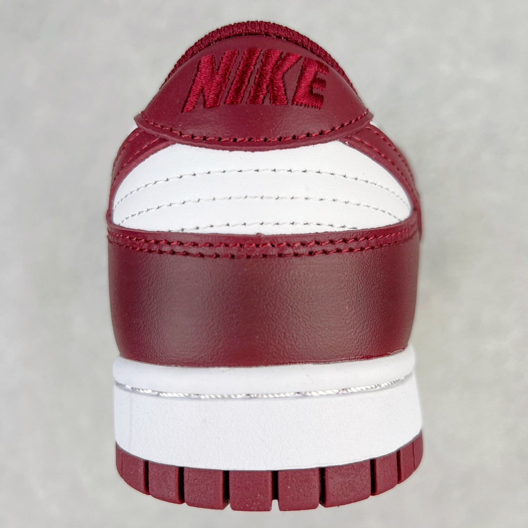 图片[8]-零售💰180 ＃G版福利特价‼NK Dunk Low \”Bordeaux\” 波尔多白酒红 货号：DD1503-108 毫无疑问市场中端王者 口碑大厂出品 品控大底版型不断改良更新 全套原纸板楦头开发 确保原汁原味 完美呈现DUNK版型 一比一鞋头弧度高度鞋身弧度 此版本只针对中端市场 皮料材质有所更替 其他数据细节工艺流程均保持一致 绝不口嗨 细节品控鞋型随意对比 独家私模官方第六代原厂航空铝磨具打磨大底 鞋头坡度极致还原 无解鞋型 原盒原配 圈内天花板工艺 原厂玻璃冲刀 超高清洁度 全鞋零毛边皮料切割 原厂中底布点胶 中底布拉帮走线遵循公司 SIZE：35.5 36 36.5 37.5 38 38.5 39 40 40.5 41 42 42.5 43 44 44.5 45 46 47.5 编码：by1936080-运动鞋