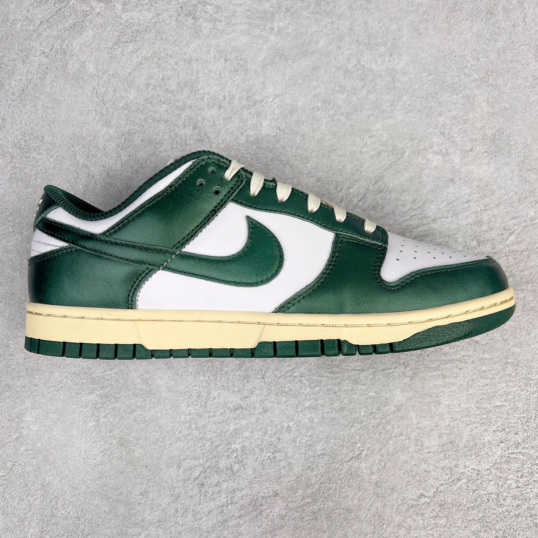 零售💰180 ＃G版福利特价‼NK Dunk Low \”Vintage Green\”白绿做旧 DQ8580-100 毫无疑问市场中端王者 口碑大厂出品 品控大底版型不断改良更新 全套原纸板楦头开发 确保原汁原味 完美呈现DUNK版型 一比一鞋头弧度高度鞋身弧度 此版本只针对中端市场 皮料材质有所更替 其他数据细节工艺流程均保持一致 绝不口嗨 细节品控鞋型随意对比 独家私模官方第六代原厂航空铝磨具打磨大底 鞋头坡度极致还原 无解鞋型 原盒原配 圈内天花板工艺 原厂玻璃冲刀 超高清洁度 全鞋零毛边皮料切割 原厂中底布点胶 中底布拉帮走线遵循公司 SIZE：35.5 36 36.5 37.5 38 38.5 39 40 40.5 41 42 42.5 43 44 44.5 45 46 47.5 编码：by1936080-运动鞋