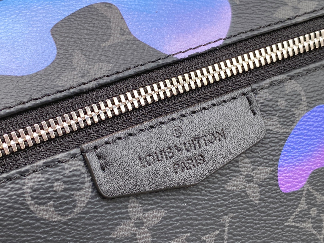 Louis Vuitton Top original factory M21429 black flower graffiti backpack series DISCOVERY backpack m21429 silk screen (gradient) This Discovery b