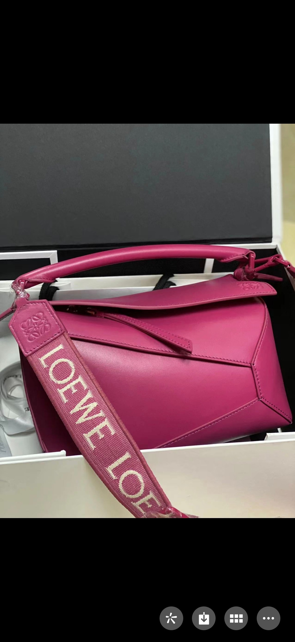 [Loewe Women