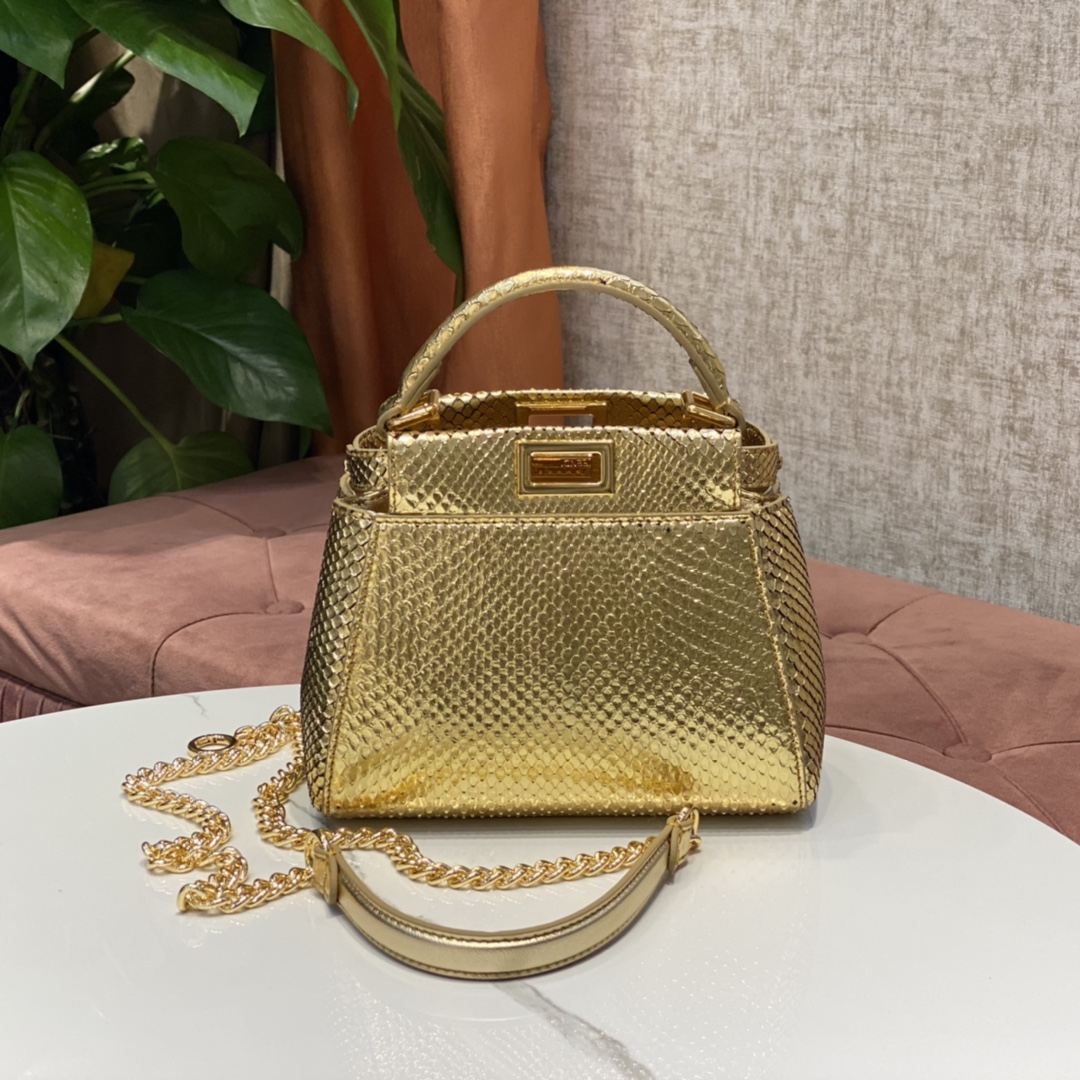 1800 A batch of new small handbags from the Fendi peekaboo series of genuine snakeskin imported from the Philippines, with internal pockets and i