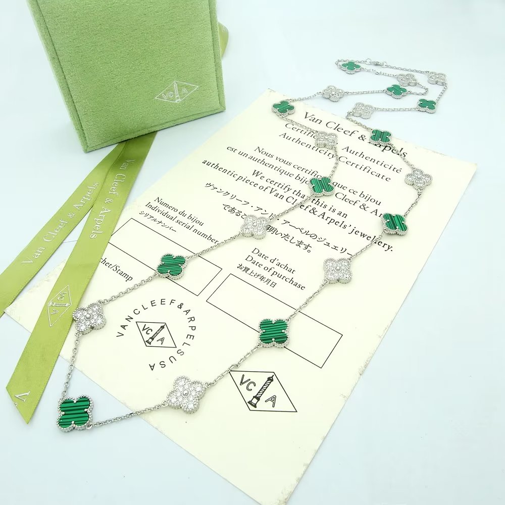 Van Cleef & Arpels Alhambra Long Necklace 20 Motif Diamond Clover Necklace 6 a1673405480327 5855