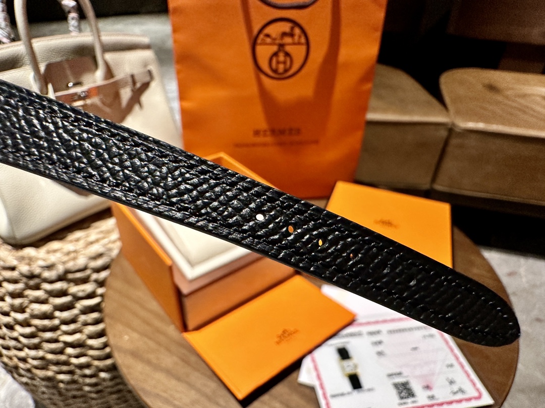 NO:394575,Imported Hermes original leather strap, hand-stitching craftsmanship, printing is consistent with the authentic product, hermes19860909进口爱马仕原版皮表带 手工缝线工艺 印字与正品一致,,hermes,Watch