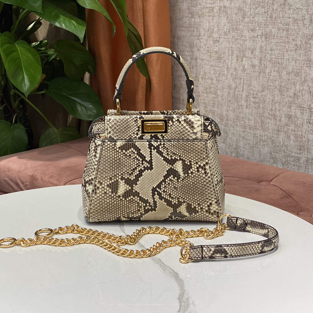 1800 A batch of new small handbags from the Fendi peekaboo series of genuine snakeskin imported from the Philippines, with internal pockets and i