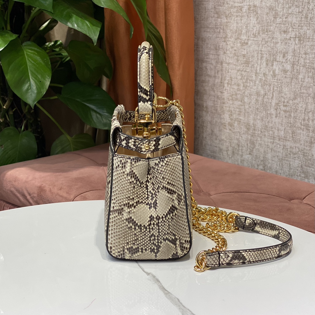 1800 A batch of new small handbags from the Fendi peekaboo series of genuine snakeskin imported from the Philippines, with internal pockets and i