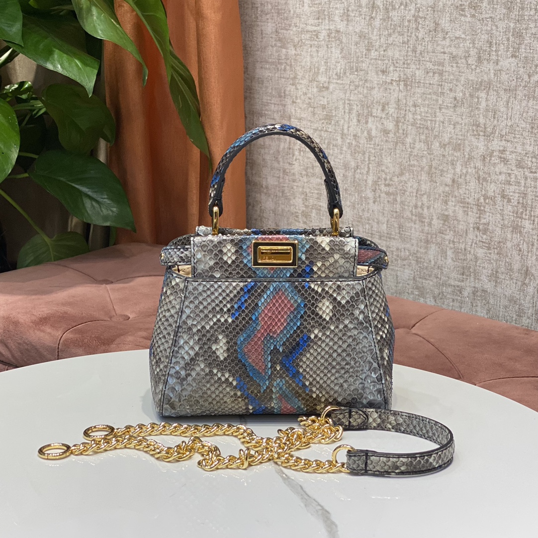 1800 A batch of new small handbags from the Fendi peekaboo series of genuine snakeskin imported from the Philippines, with internal pockets and i