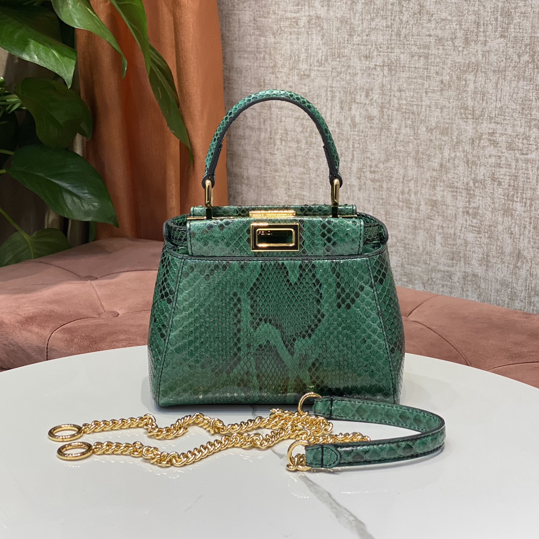 1800 A batch of new small handbags from the Fendi peekaboo series of genuine snakeskin imported from the Philippines, with internal pockets and i