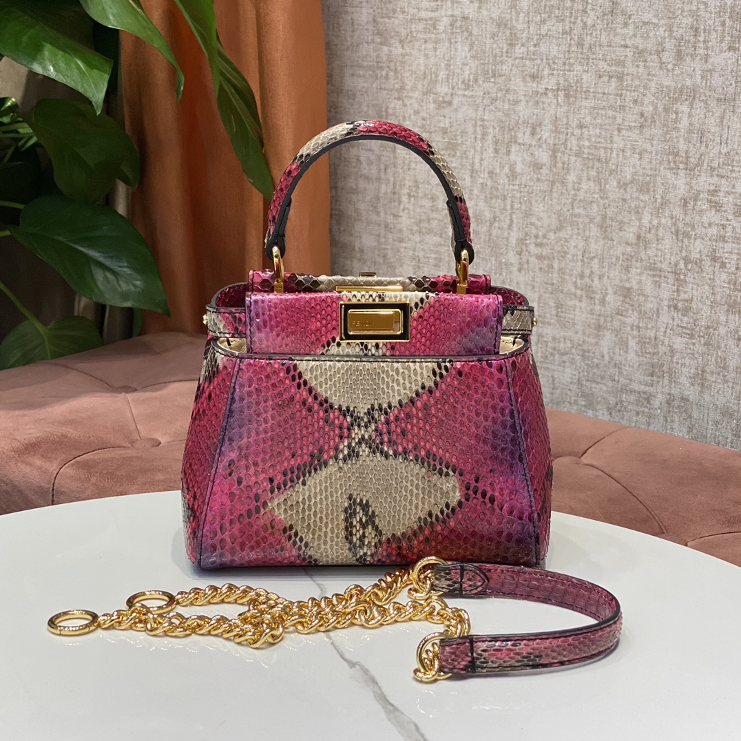 1800 A batch of new small handbags from the Fendi peekaboo series of genuine snakeskin imported from the Philippines, with internal pockets and i