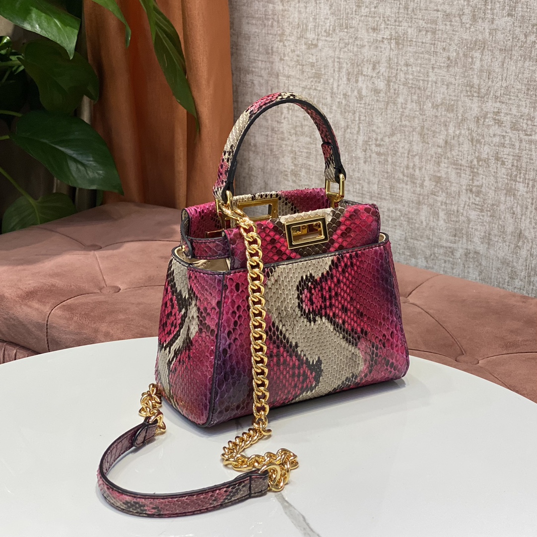 1800 A batch of new small handbags from the Fendi peekaboo series of genuine snakeskin imported from the Philippines, with internal pockets and i