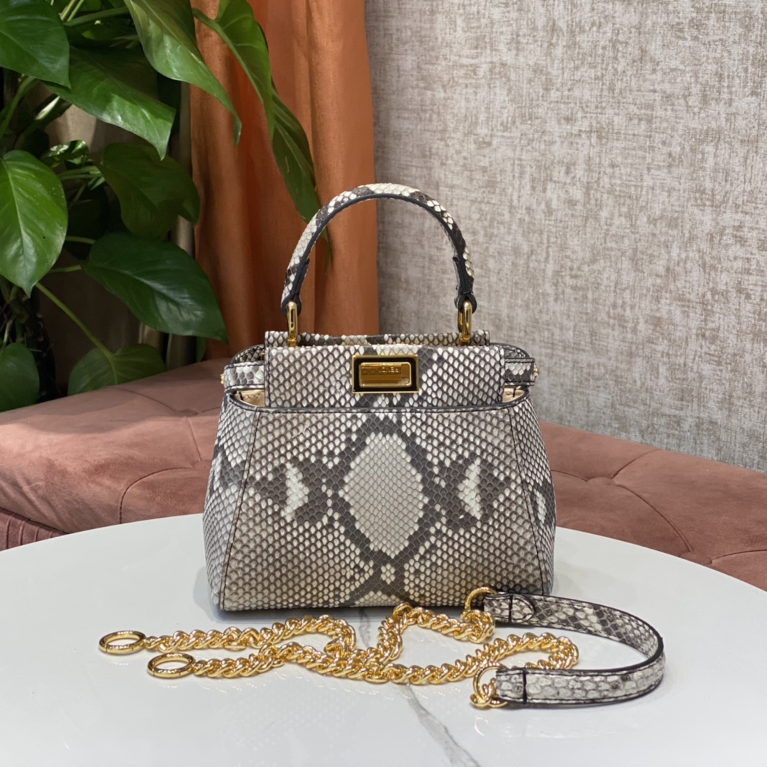 1800 A batch of new small handbags from the Fendi peekaboo series of genuine snakeskin imported from the Philippines, with internal pockets and i