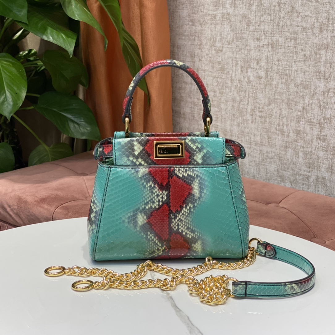 1800 A batch of new small handbags from the Fendi peekaboo series of genuine snakeskin imported from the Philippines, with internal pockets and i