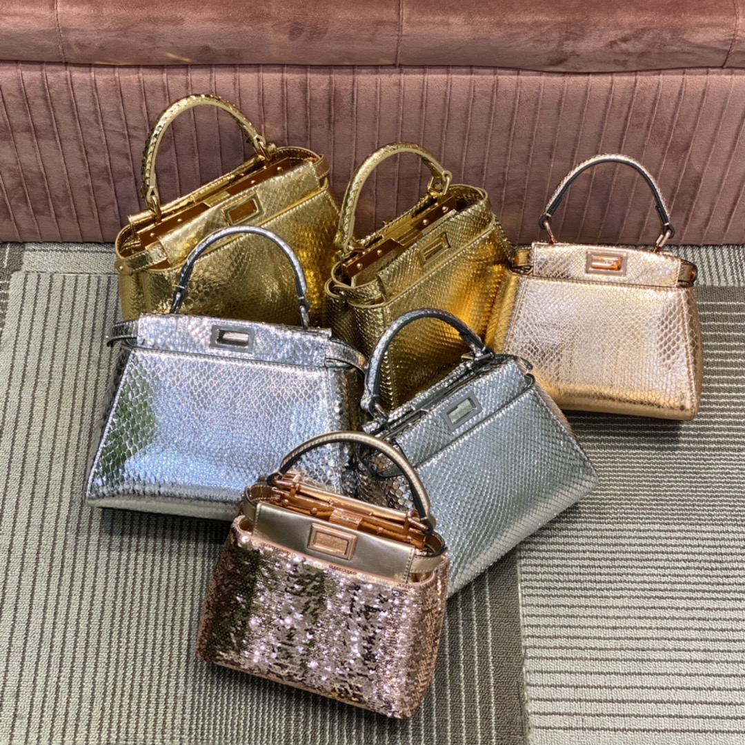1800 A batch of new small handbags from the Fendi peekaboo series of genuine snakeskin imported from the Philippines, with internal pockets and i