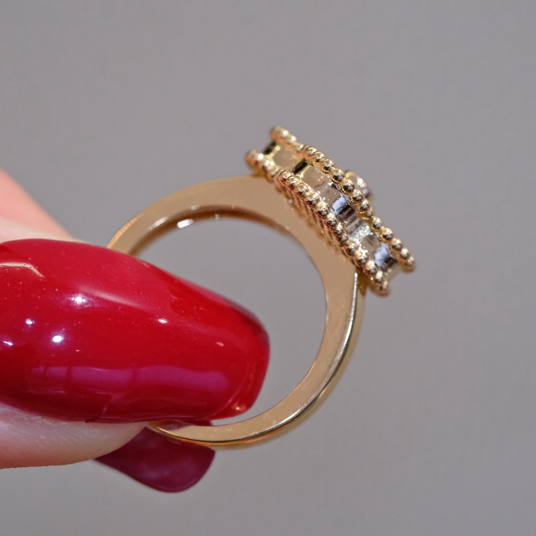 Van Cleef & Arpels vca四叶草戒指
