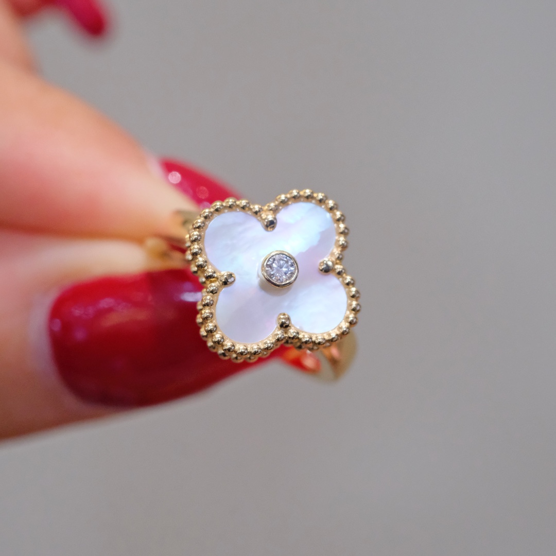 Van Cleef & Arpels vca四叶草戒指