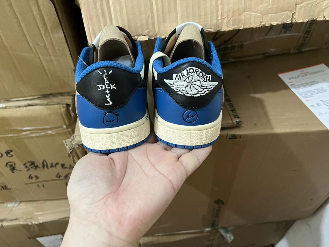 Nike Aj1闪电倒钩低帮?