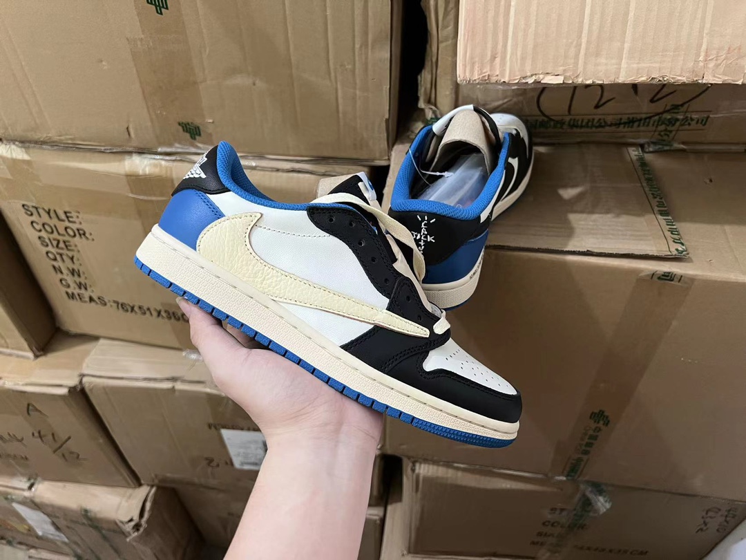 Nike Aj1闪电倒钩低帮?