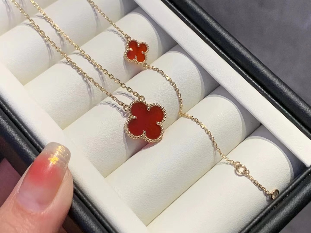 Van Cleef & Arpels Vca四叶草项链+小花手链
