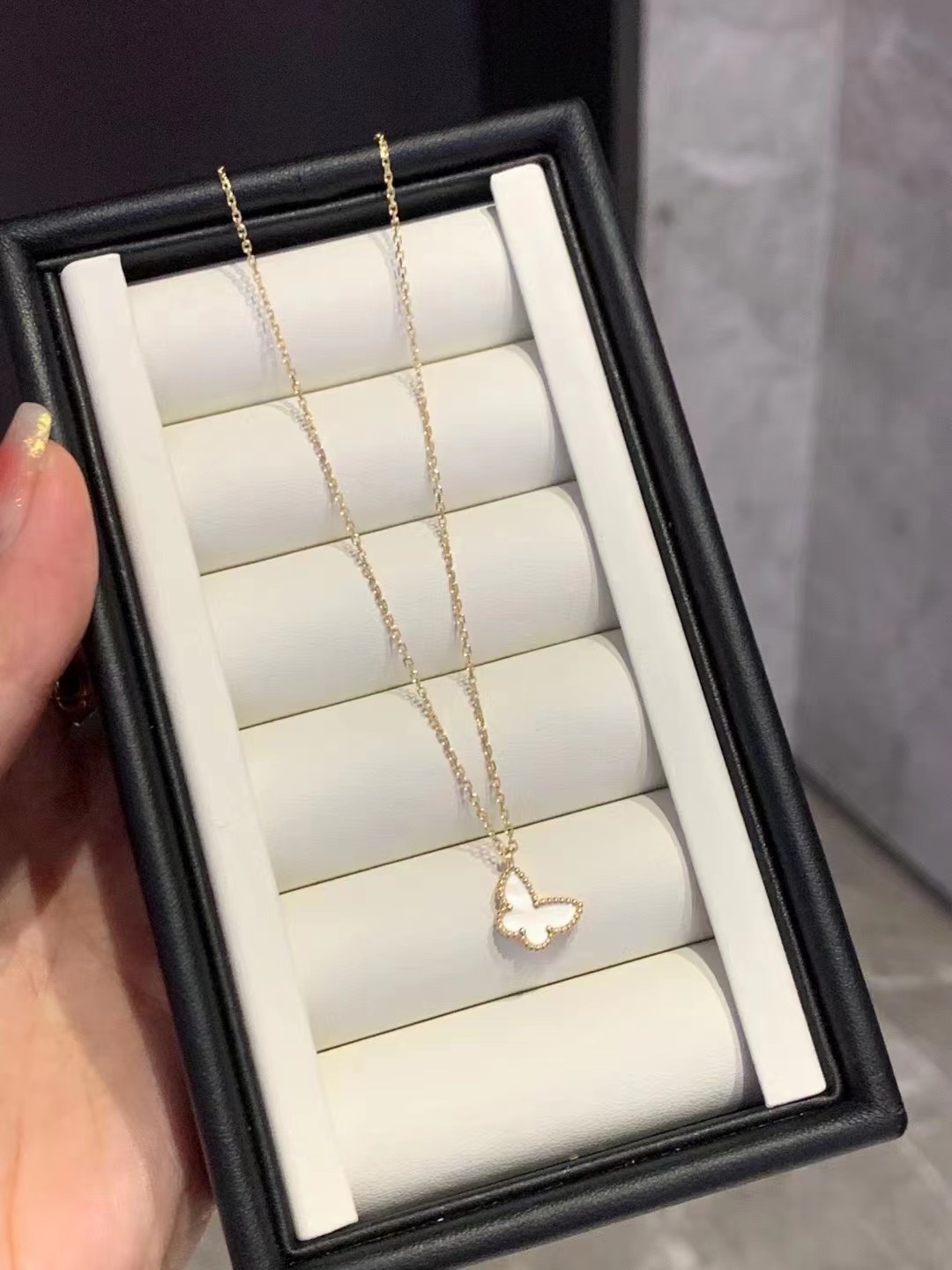 Van Cleef & Arpels Vca白贝小蝴蝶项链