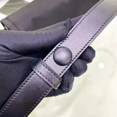 新品首发✨22新品男女通用款Mini邮差包1BD313超级百搭好看时髦潮人一定要买它!不仅实用轻便又好看 新品首发✨22新品男女通用款Mini邮差包1BD313超级百搭好看时髦潮人一定要买它!不仅实用轻便又好看