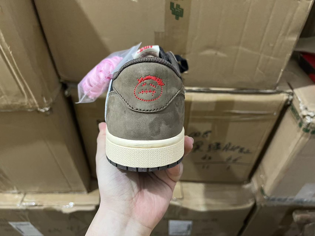 Aj1 一代倒钩低帮 棕色 ?