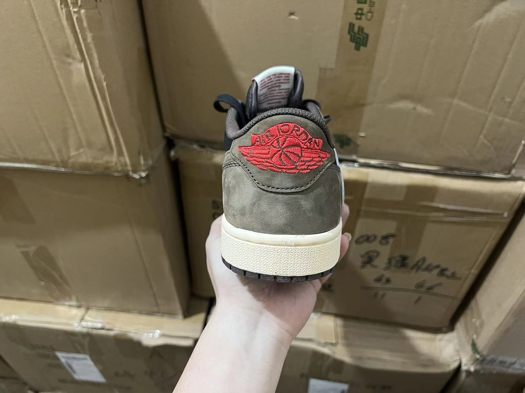 Aj1 一代倒钩低帮 棕色 ?