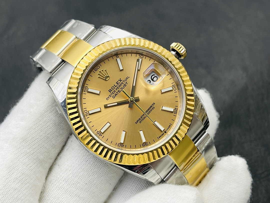 NO:143147,[VR Factory Wall Cracked Recommendation New Masterpiece] The top replica version of the market The Rolex Log Series is constantly improving and replica improved version, especially the industry recognition of the five major artifacts, with the ultimate quality and details, and in terms of details 1 [Size] Diameter 41MM, the same as the official website size!  2【Watch Glass】Anti-scratch blue crystal glass, anti-reflective convex and translucent enlarged calendar window!  3【Case】316L stainless steel, crown handle is the same as the counter!  The white shell is a shot under the crown!  The golden shell is two points below the crown!  The side of the case is consistent with the original version and the anti-counterfeiting QR code. 4 [Movement] is matched with the Haiou 2824 automatic mechanical movement to ensure the stability of the movement!  5 [Watch Strap] The strap header of the three Oyster and five Oyster straps is the same as the original, and it is assembled by 5 pieces, and it is very difficult!  The strap head is more detailed and optimized!  The folding buckle of the watch chain is as convenient as the counter, and the detailed engraving of the buckle is also quite good!  VR Factory’s fine reproduction, craftsmanship, welcome to taste it!  ,19860909【VR Factory墙裂推荐 新力作】市场顶级复刻版本 劳.力士Rolex日志系列不断提高复刻改进版本,特别是五大神器的业界认可,品质和细节都做到极致,细节方面 1【尺寸】直径41MM,跟官网尺寸一致！ 2【表镜】抗刮损蓝水晶玻璃,防反光凸透式放大日历窗！ 3【表壳】316L精钢,表冠把头跟专柜一样！白壳是皇冠下面一杆！间金壳是皇冠下面两个点！表壳侧面与原版一致增加防伪二维码. 4【机芯】搭配海鸥2824自动机械机芯,保证机芯稳定！ 5【表带】蚝式三株、五株表带的表带头粒与原装一致、5件拼装、难度非常高！表带头粒更细致优化！表链折叠扣,扣起来跟专柜一样方便,表扣细节刻字也比较到位！ VR Factory精品复刻 匠心打造 欢迎各位表友品鉴！,,Watch