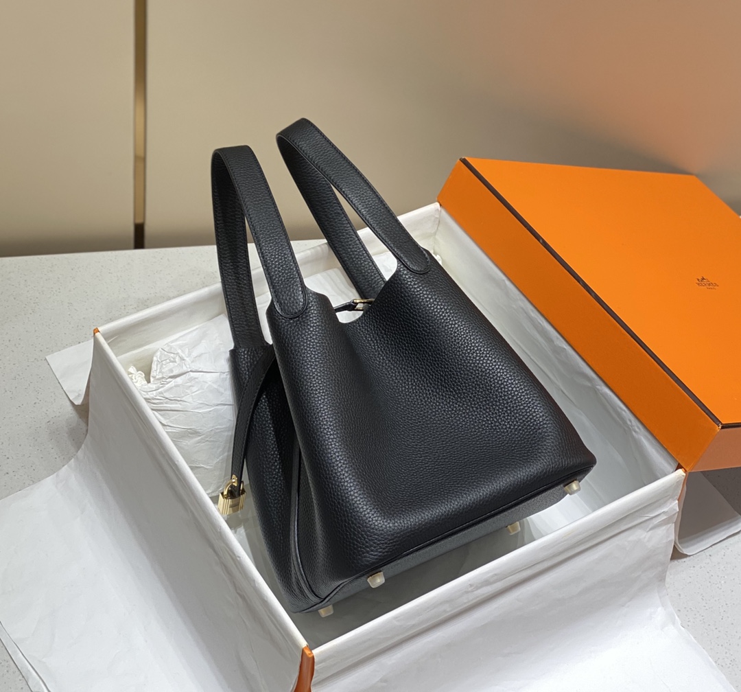 Hermès Luxury Designer Handbag Shoulder Crossbody Bag crafted in premium 3