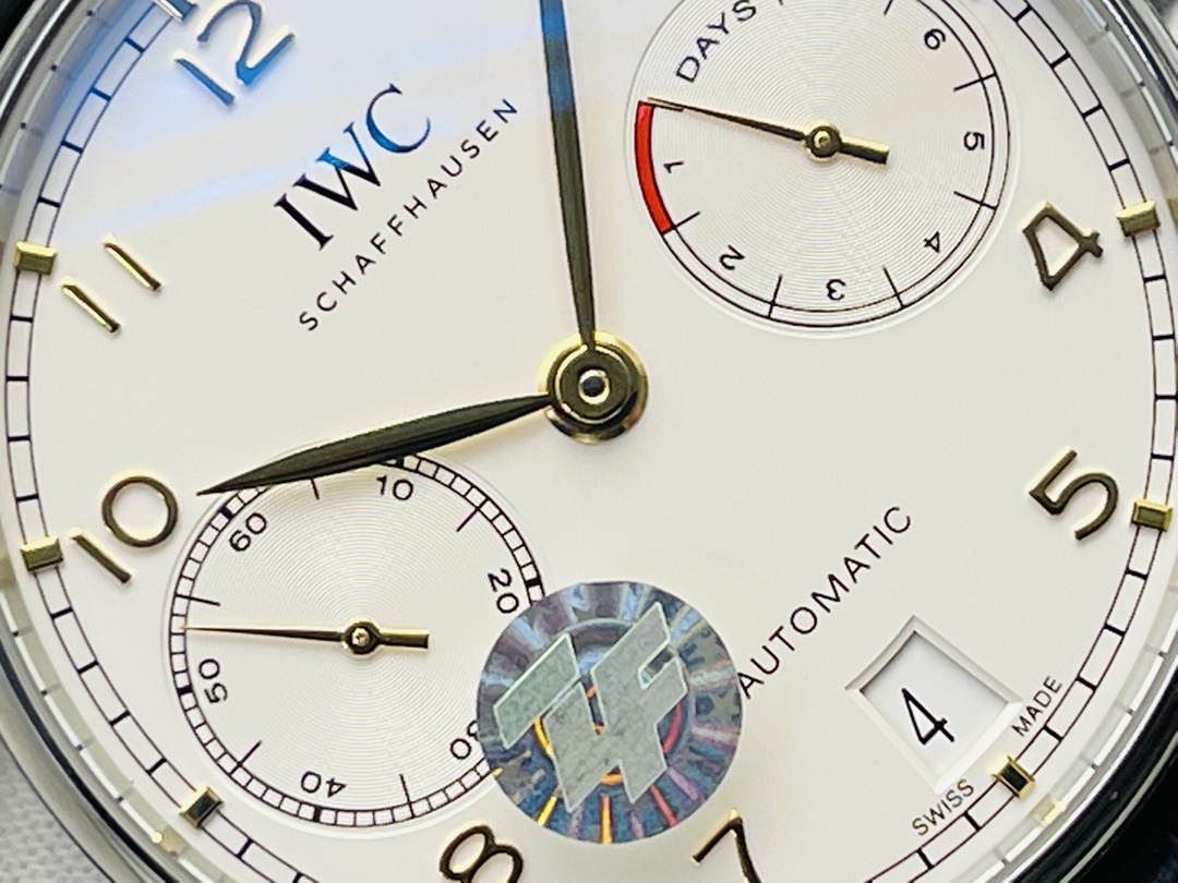 NO:157489,[ZF Factory wall crack recommendation, sales artifact] V5 upgraded version IWC 7-Portuguese series seven-day chain!  1Equipped with a customized version of C.52010 automatic mechanical movement!  2 independent small seconds hand, true kinetic energy indication!  3 sapphire glass mirror!  4 customized Italian cowhide strap, original buttons!  5 diameter 42 mm!  Produced by ZF, it must be a fine product. Welcome to taste it!  , iwc,cowhide19860909【ZF Factory墙裂推荐 销量神器】V5升级版 IWC万国葡7－葡萄牙系列七日链 ！ 1搭载定制版C.52010自动机械机芯！ 2独立小秒针,真动能指示！ 3蓝宝石玻璃镜面！ 4定制版意大利牛皮表带,原装扣子！ 5直径42毫米！ ZF出品 必属精品 欢迎您的品鉴！,,iwc,cowhide,Watch