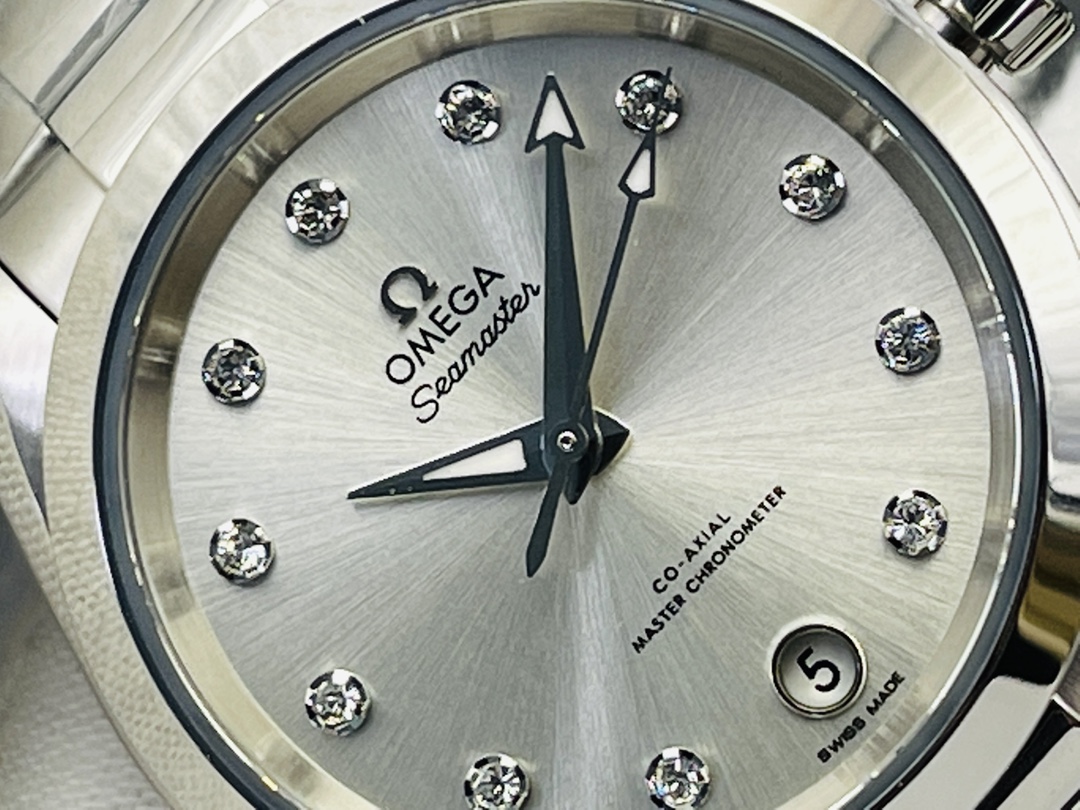 NO:145927,[VS Factory's latest recommendation] The highest version of the market, Omega Omega Seahorse Series Goddess watch!  1 diameter 34 mm!  2Equipped with a customized movement machinery!  Every girl is eager to get the gift she likes. An excellent gift is never just about beauty, it has a soul. VS Factory's most stable mechanical female watch, every day you have, accompany you to your heart!  VS craftsmanship worthy of your possession!  Welcome to taste it!  ,19860909【VS Factory最新推荐】市场最高版本 欧米.茄omega海马系列女神腕表！ 1直径34毫米！ 2搭载定制版机芯机械！ 每个女孩都渴望得到心仪的礼物.一份优秀的礼物,从来不仅仅是漂亮,它是有灵魂的. VS Factory最稳定机械女表,在你拥有的每一个日子里,陪你走心走点！ VS匠心之作 值得您拥有！欢迎品鉴！,,Watch