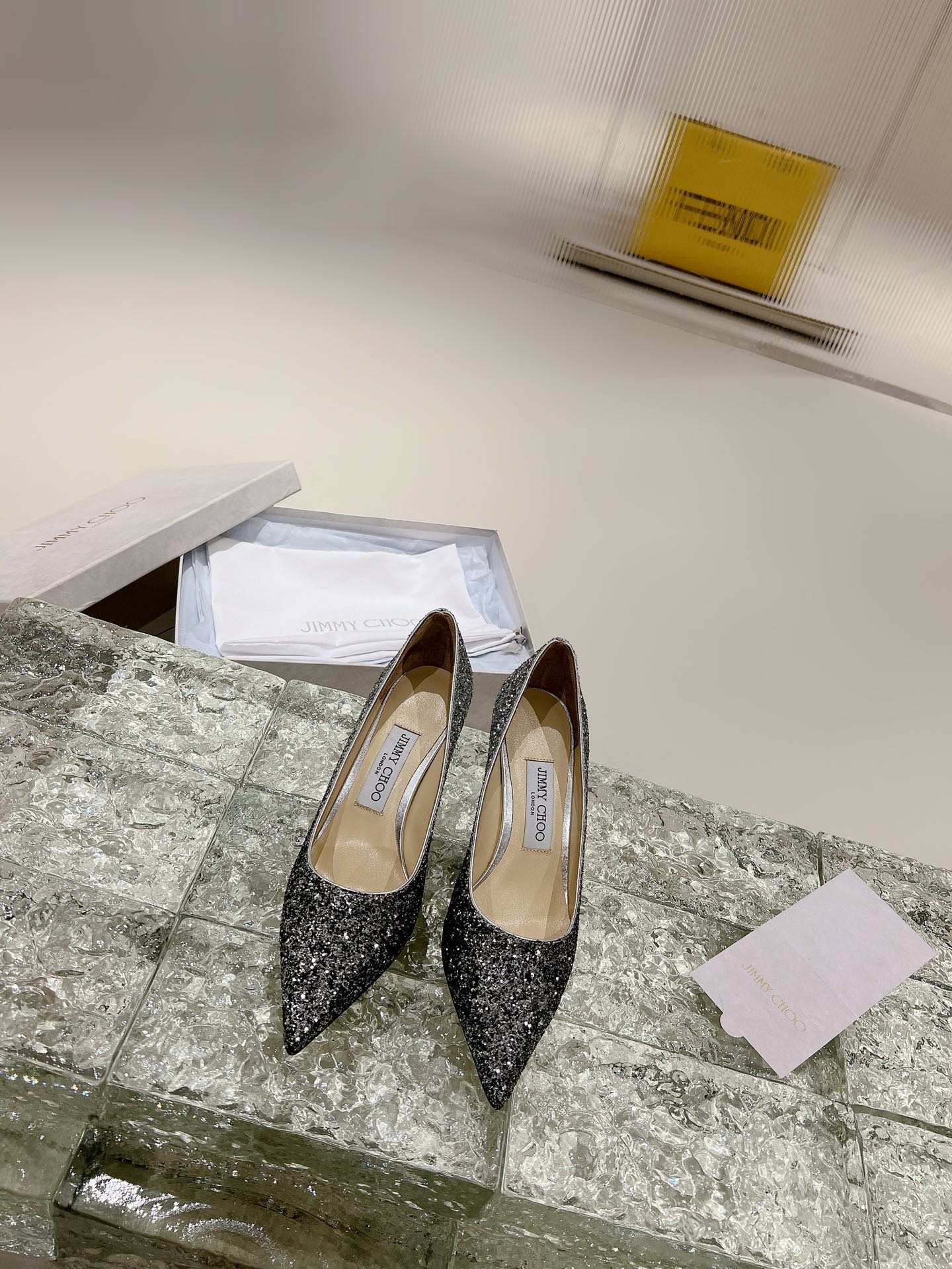 JIMMY CHOO абцасы высокія, востры нос, глыбокі выраз, гарачае стрази + імпартаваная авечая скура кіт, поўназерністая крыштальная авечая скура 1.0/6.5/8.5cm