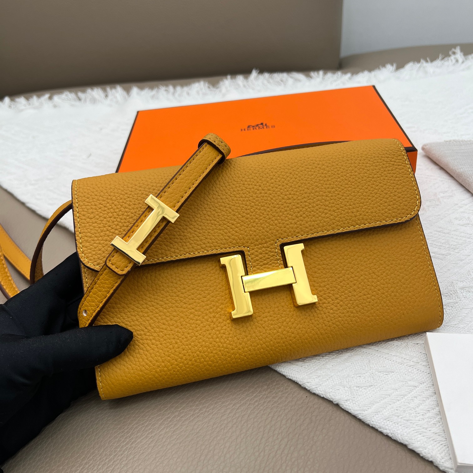 Hermes Constance バッグ 荔枝纹金扣 - エレガントな復刻デザイン