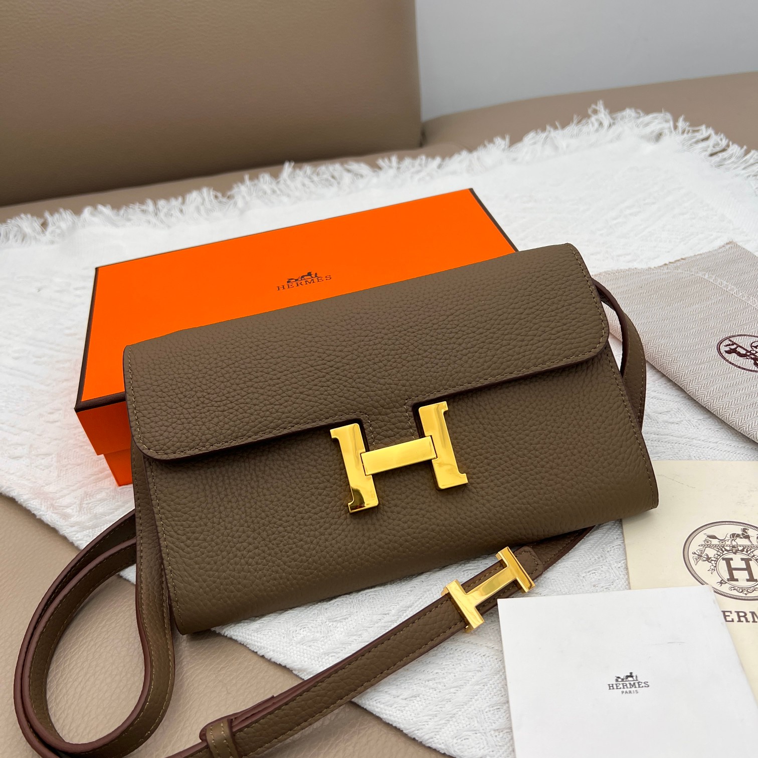 Hermes Constance Gold Buckle Crossbody Bag, Premium Leather, Size: 22*12cm