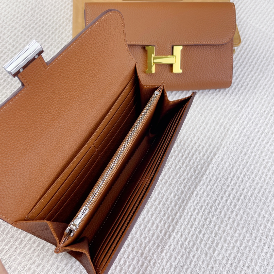 爱马仕Hermes Constance 钱包手拿包 。 型号:539荔枝纹 size:22*11cm 采用togo小牛皮 爱马仕Hermes Constance 钱包手拿包 。 型号:539荔枝纹 size:22*11cm 采用togo小牛皮