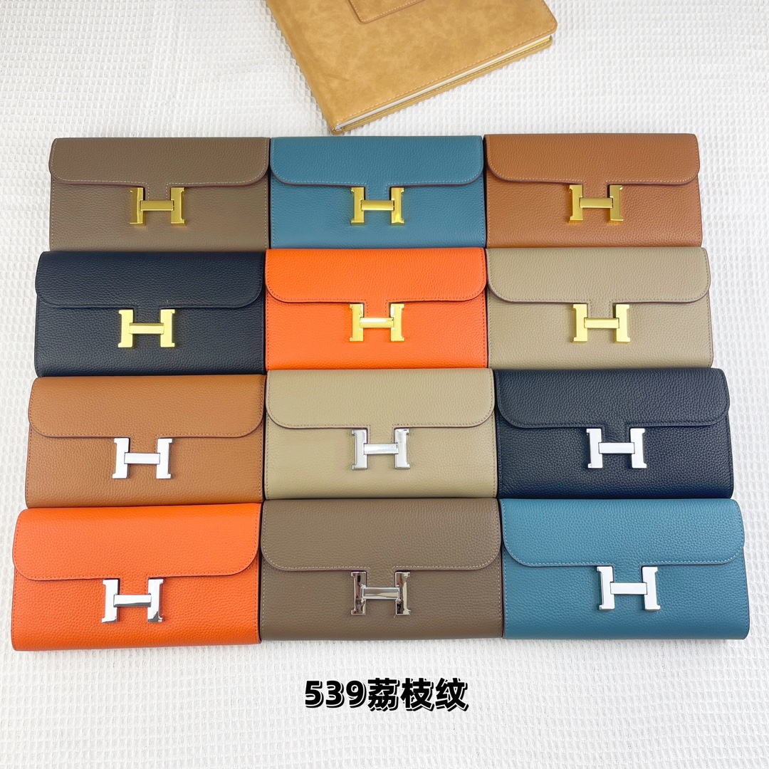 爱马仕Hermes Constance 钱包手拿包 。 型号:539荔枝纹 size:22*11cm 采用togo小牛皮 爱马仕Hermes Constance 钱包手拿包 。 型号:539荔枝纹 size:22*11cm 采用togo小牛皮
