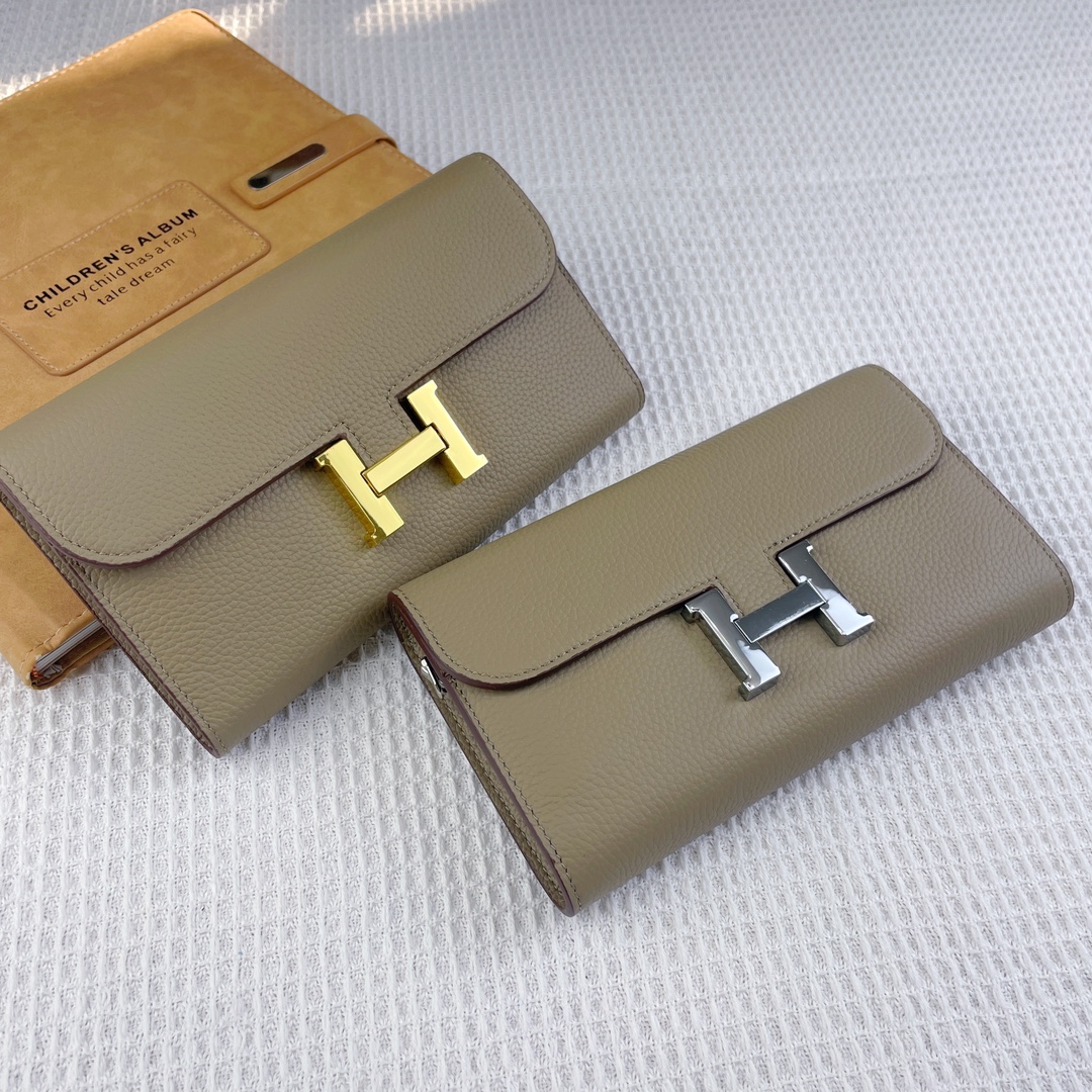 爱马仕Hermes Constance 钱包手拿包 。 型号:539荔枝纹 size:22*11cm 采用togo小牛皮 爱马仕Hermes Constance 钱包手拿包 。 型号:539荔枝纹 size:22*11cm 采用togo小牛皮