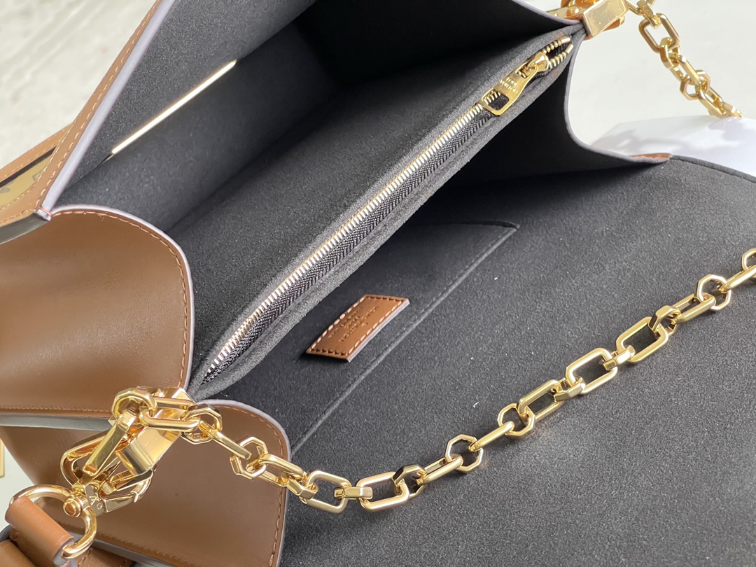 Louis Vuitton Haute Couture Classic Luxury Handbag Shoulder Crossbody 8