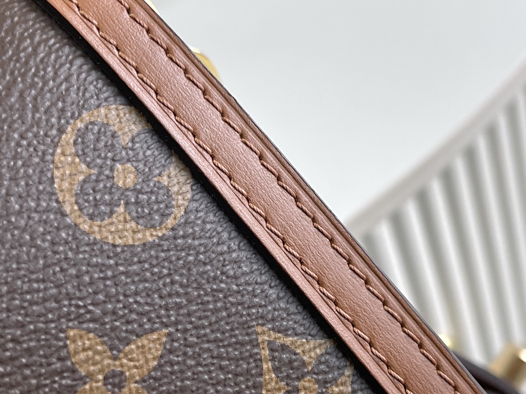 Louis Vuitton Haute Couture Classic Luxury Handbag Shoulder Crossbody 6