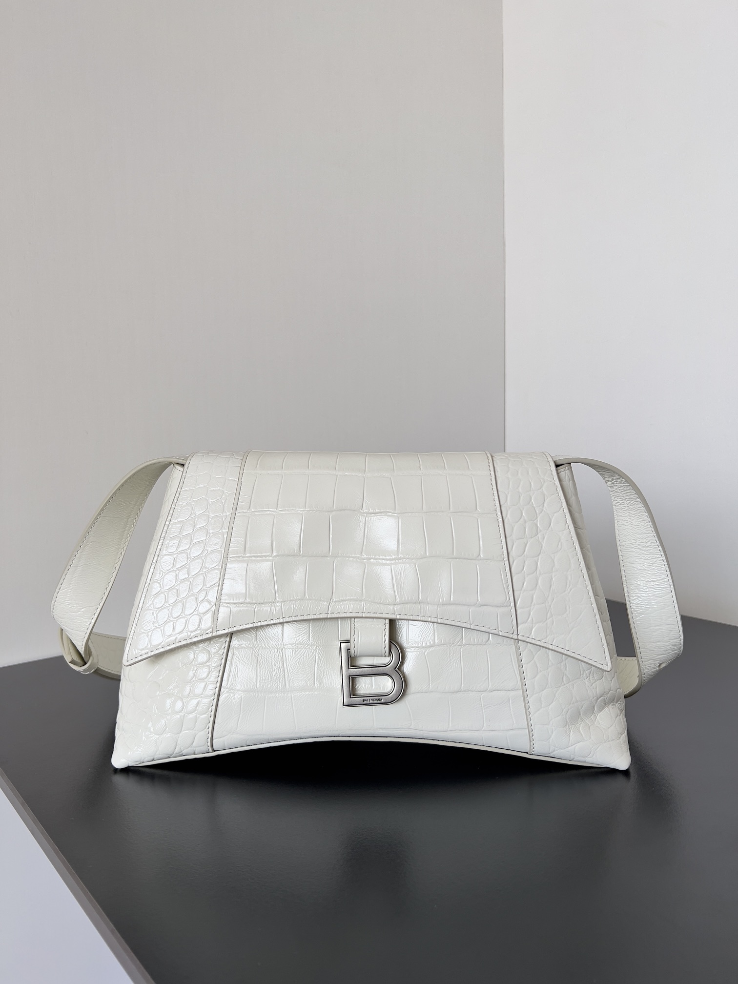 Balenciaga 1:1
 Crossbody & Shoulder Bags Hourglass Bags Cowhide Fall/Winter Collection