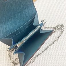 爱马仕Hermes康康迷你链条包 。 型号:537-1荔枝纹 size:13*11.8cm 采用togo小牛皮制作而成 爱马仕Hermes康康迷你链条包 。 型号:537-1荔枝纹 size:13*11.8cm 采用togo小牛皮制作而成
