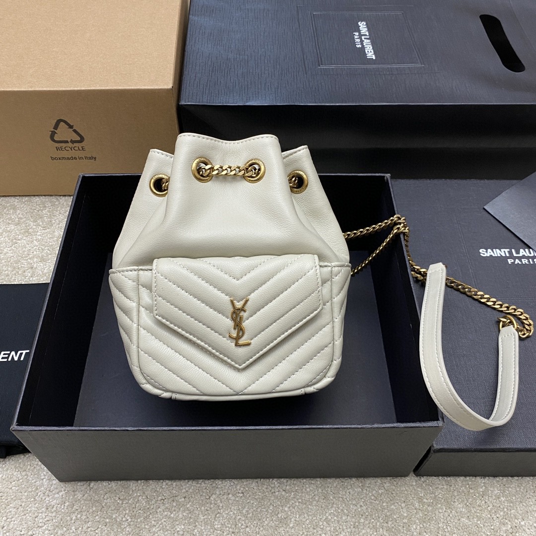 Givenchy 奶白羊皮/古金 、精品专供 最新V型绗缝迷你水桶包全新到货