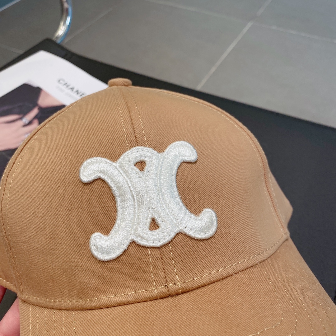 CELINE赛琳凯旋门男女通用鸭舌帽
