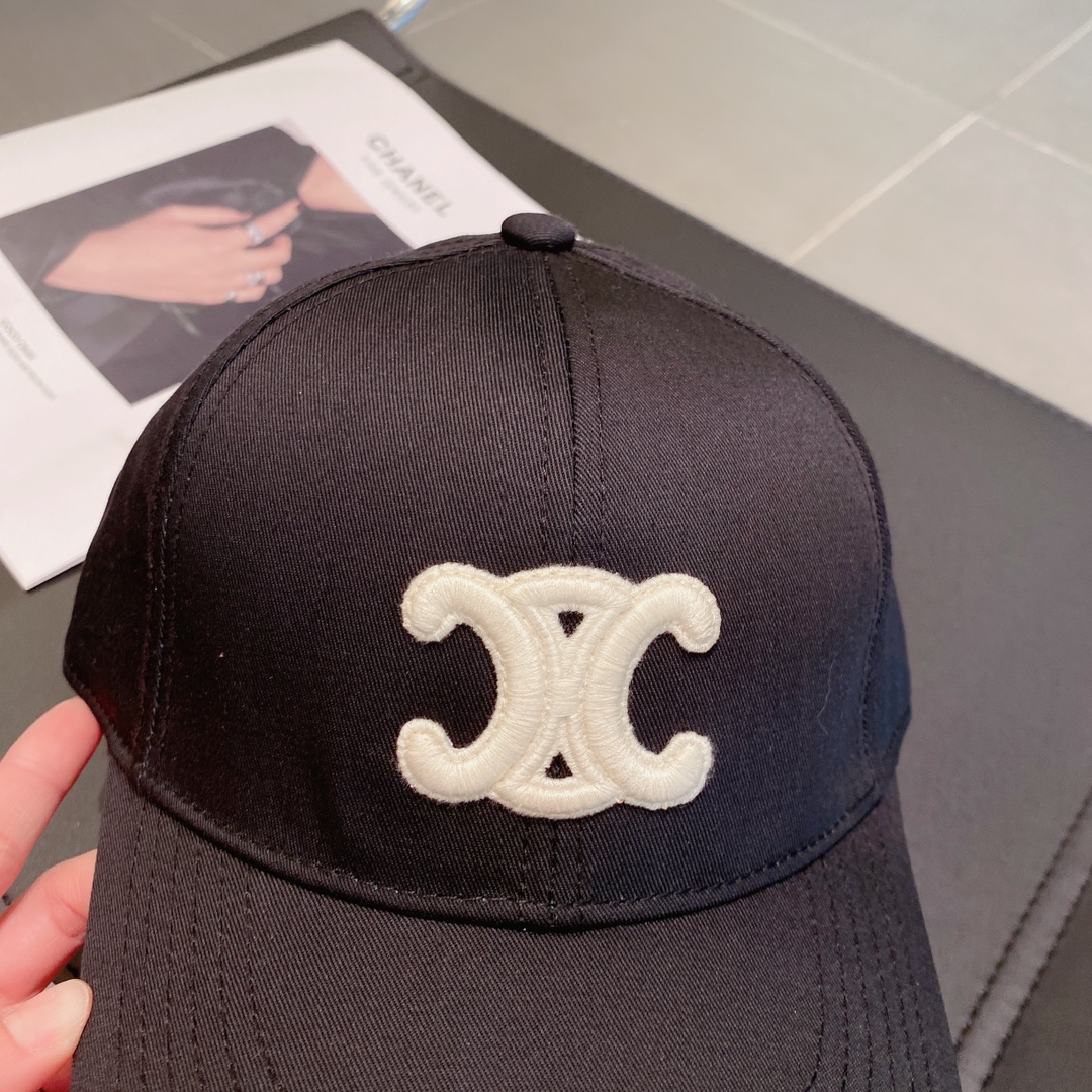 CELINE赛琳凯旋门男女通用鸭舌帽