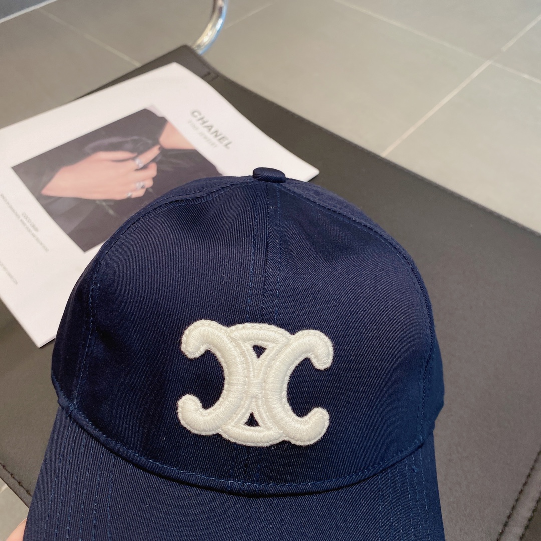 CELINE赛琳凯旋门男女通用鸭舌帽