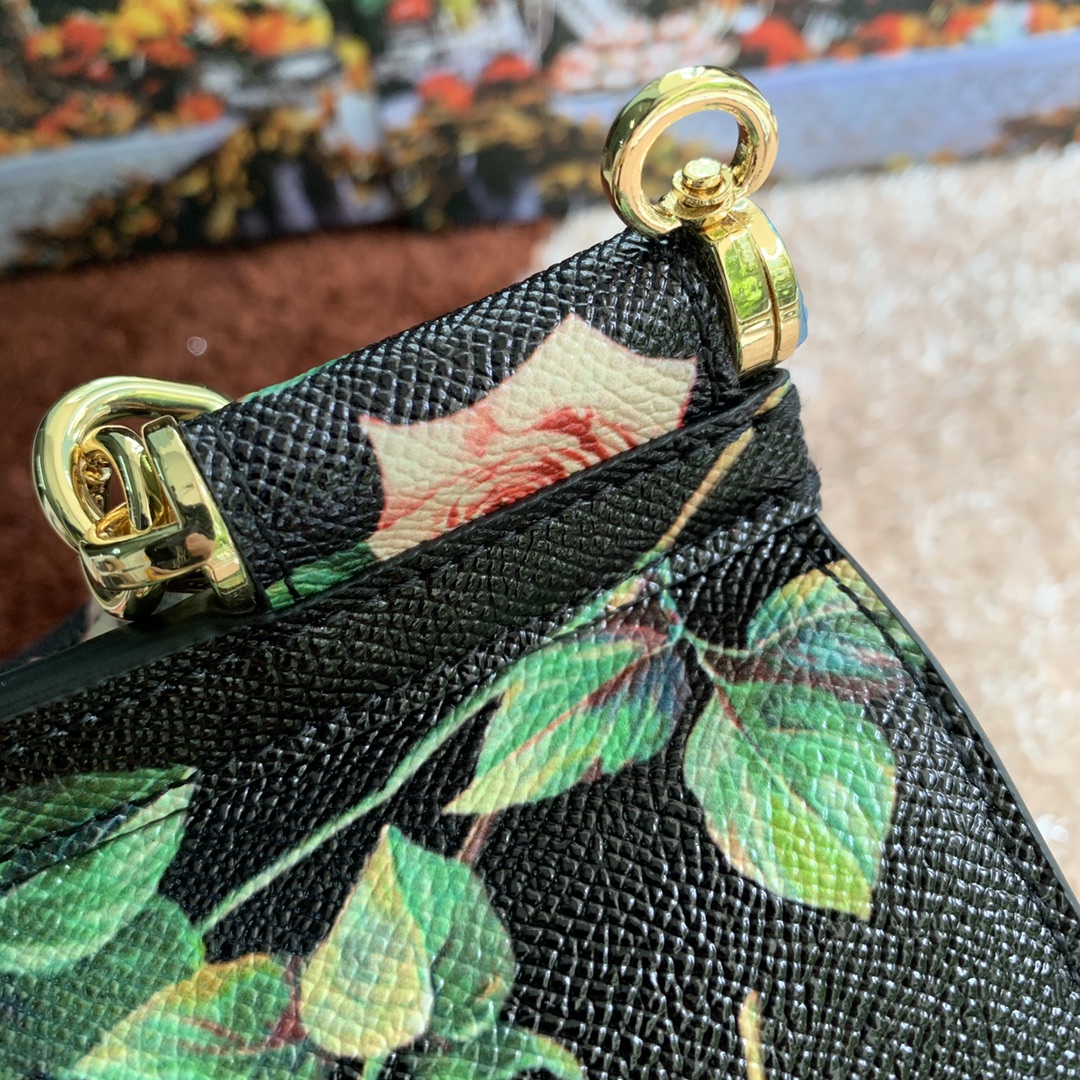 【Dolce & Gabbana 杜嘉班纳】牛皮印花 可斜挎/手提 带镜子 海外代购专用品 👜有范有气场💣全新包型 💋任
