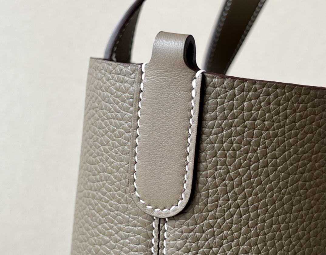 Hermès Classic H home and outdoor calfskin bucket bag Model: CLB18